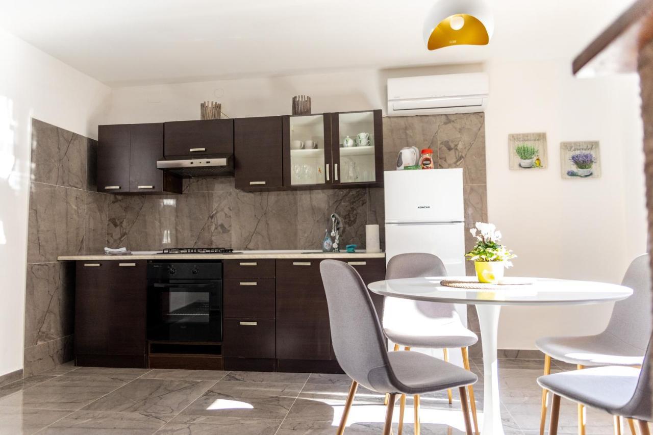 Studio Apartman Planb, Self Check In 奥西耶克 外观 照片