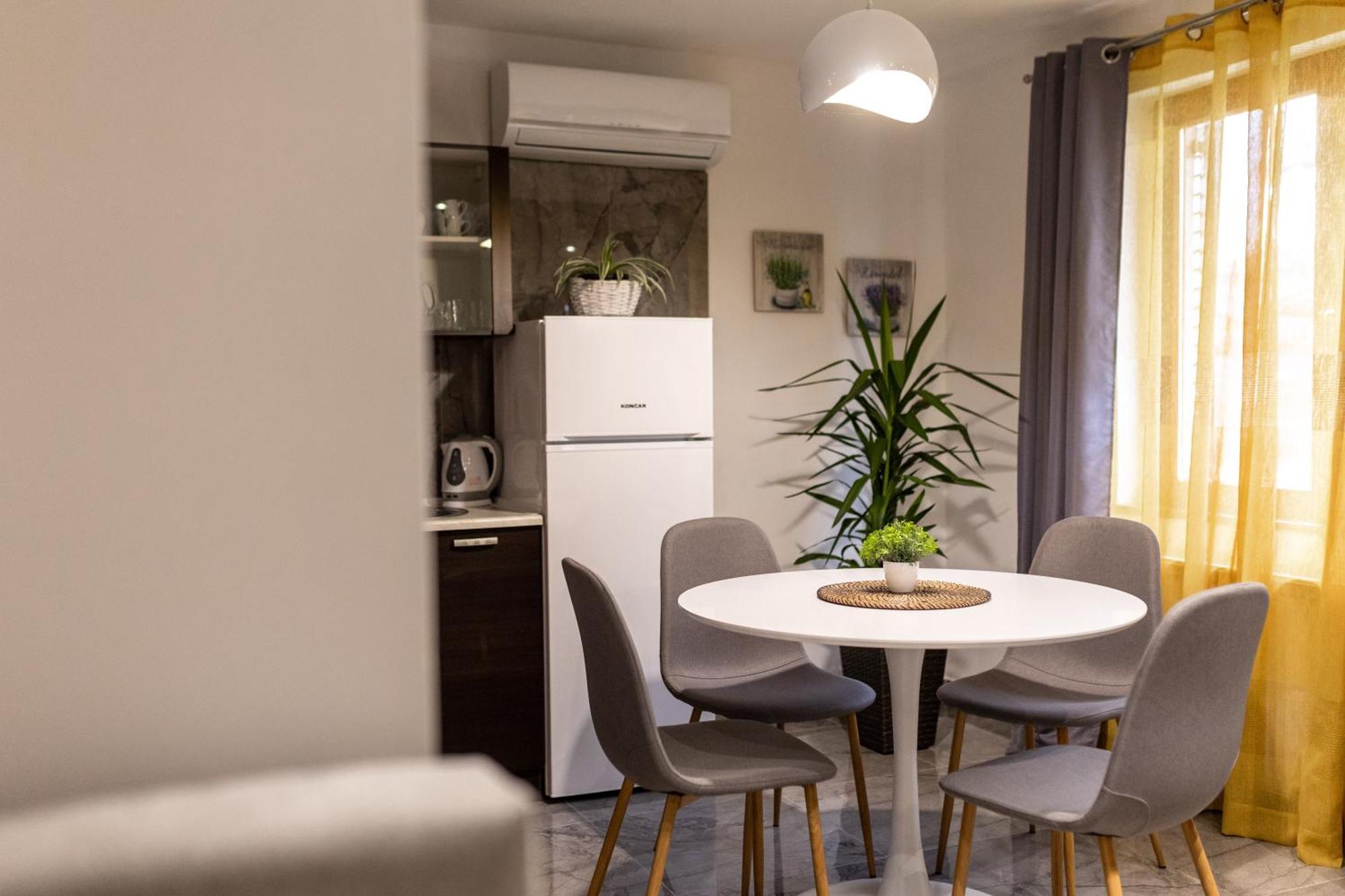 Studio Apartman Planb, Self Check In 奥西耶克 外观 照片